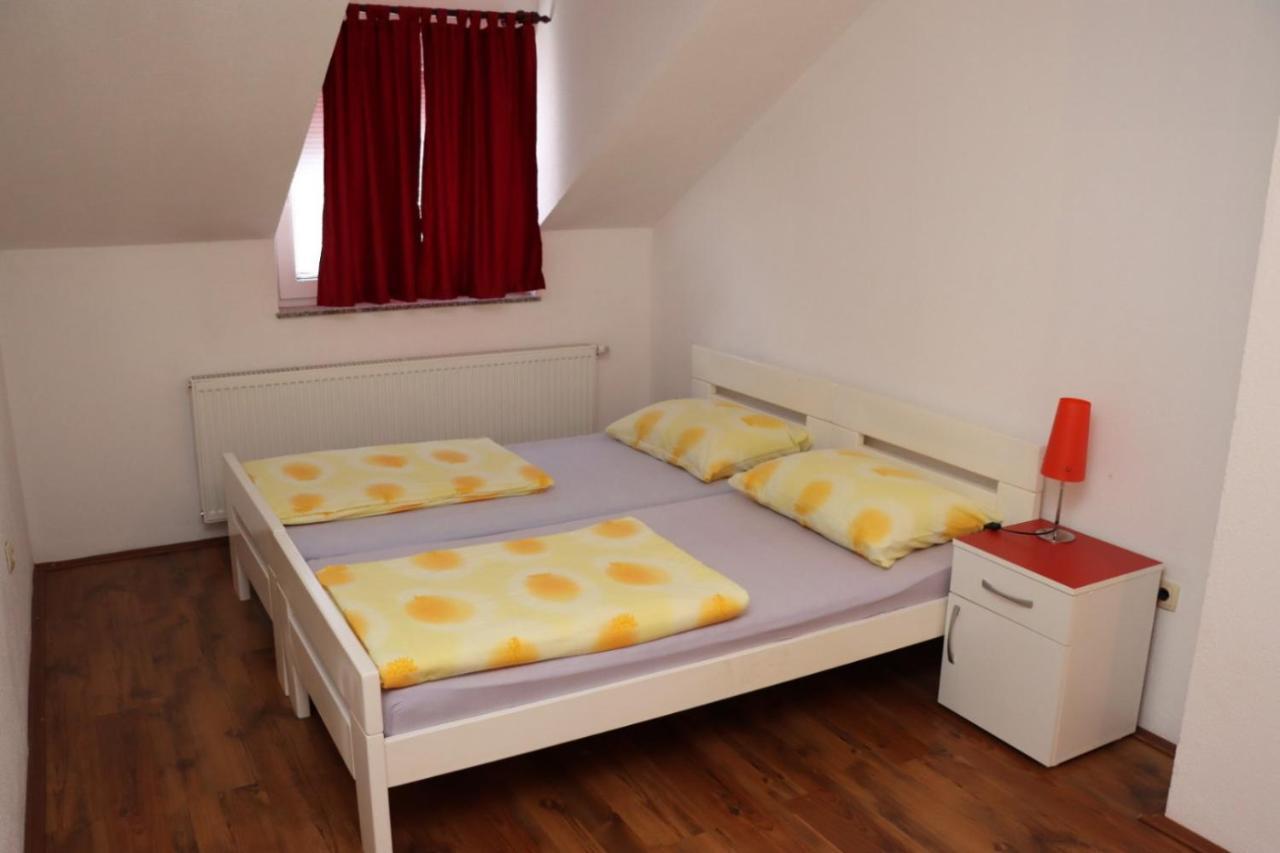 Rooms & Apartment Jozic Prozor Esterno foto