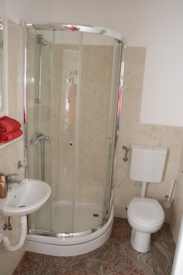 Rooms & Apartment Jozic Prozor Esterno foto